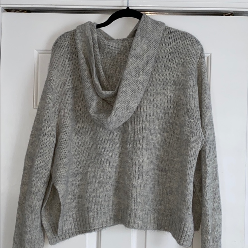 h&m sweater - Picture 2 of 3